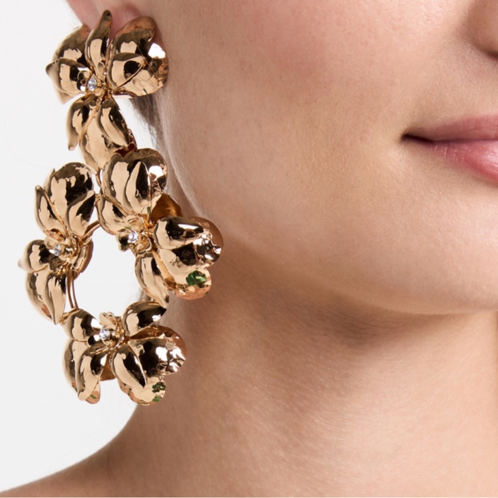 Carolina Herrera Gold Floral Earrings 150$